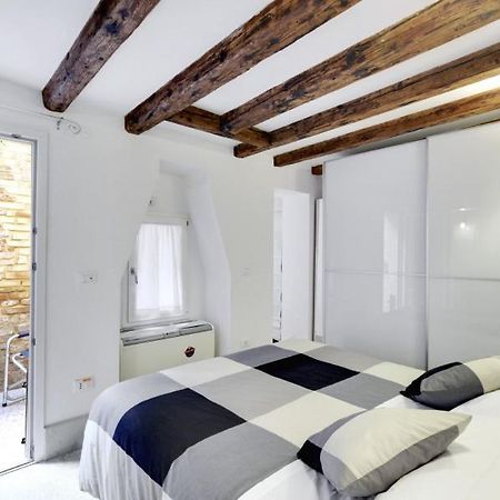 Cozy Apartment Up To 4 In Biennale Giardini By Bricola Apartments Venetië Buitenkant foto